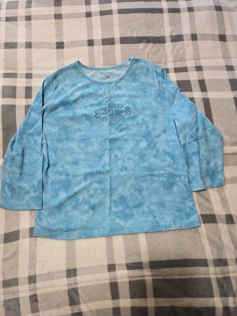 Sonoma Blue Tie-Dye 3/4 Sleeve Top with Embroidered Chest Motif